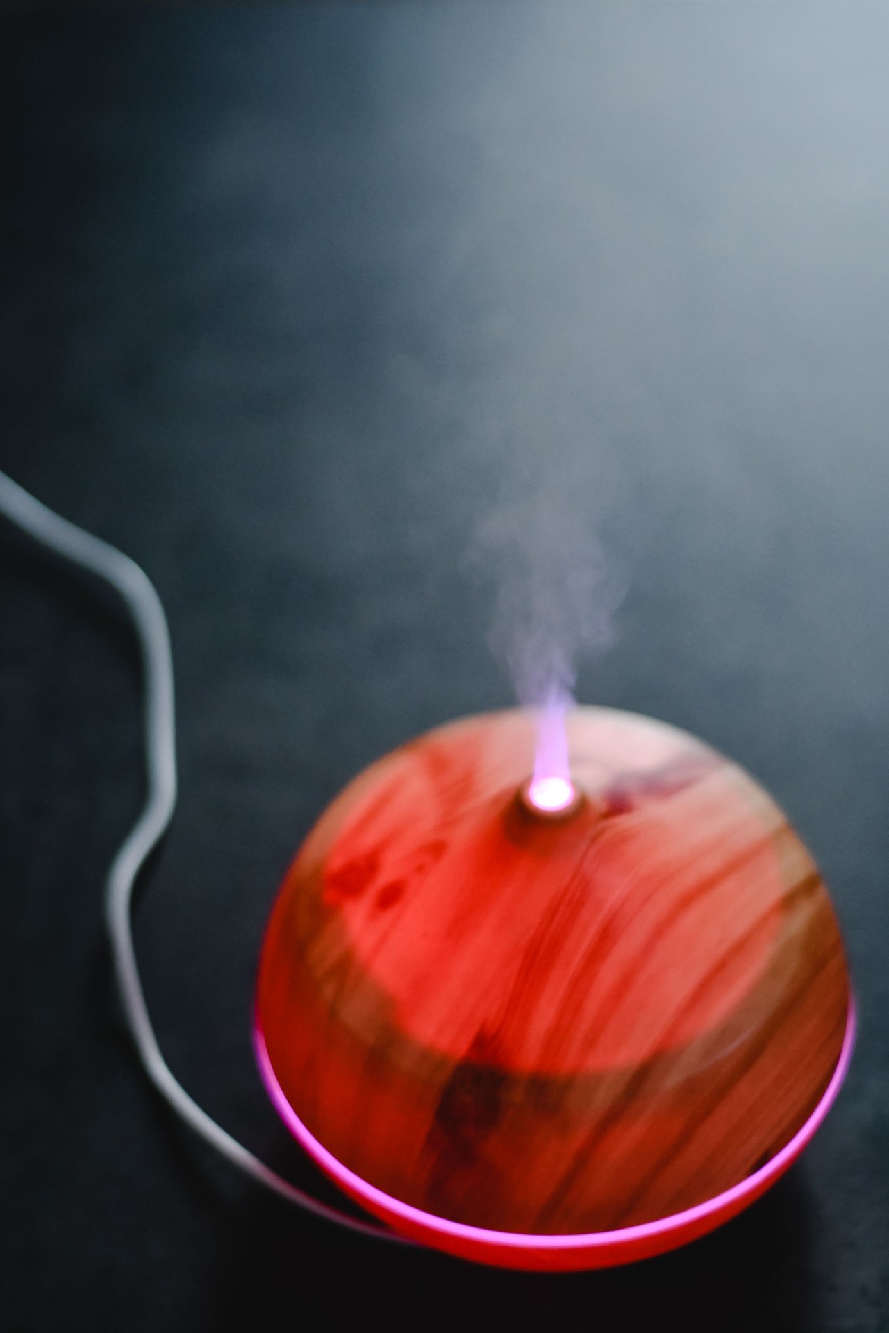 Compact portable essential oil diffuser with auto shut-off feature