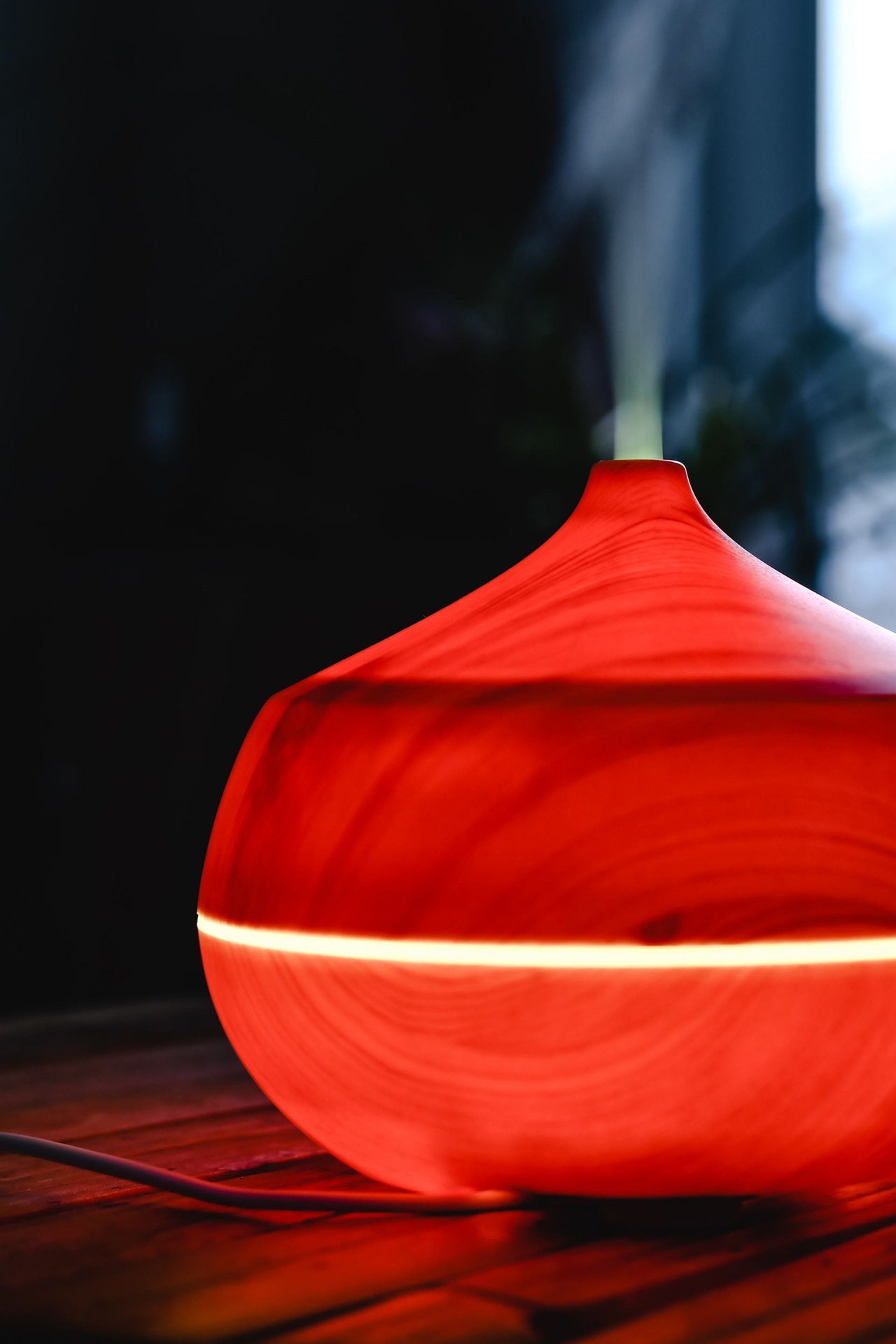 Ultrasonic aroma diffuser internal components showing mist technology